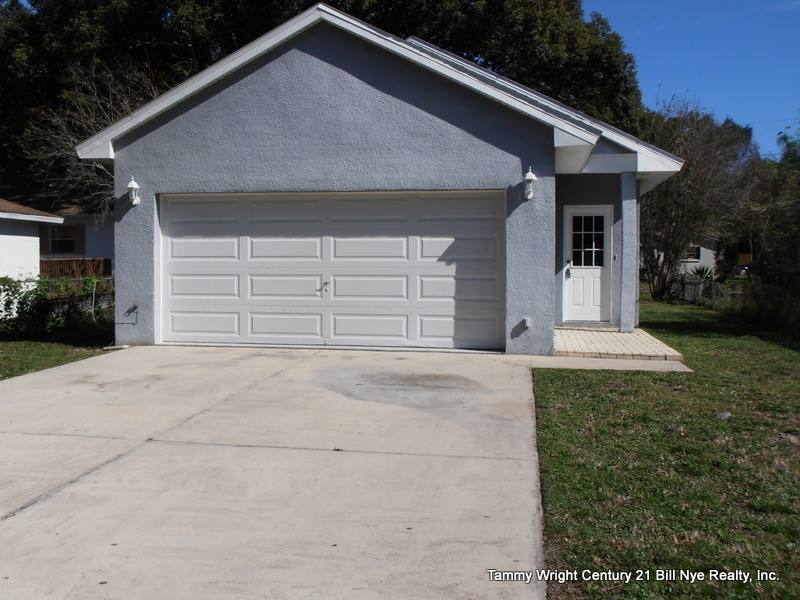 House for rent at 5043 5th St, Zephyrhills, FL 33542