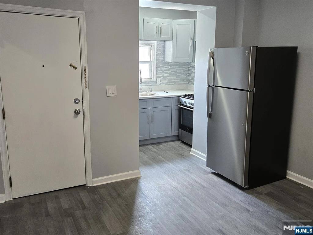 Apartment for rent at 379 E Kinney St #3-3, Bayonne, NJ 07002