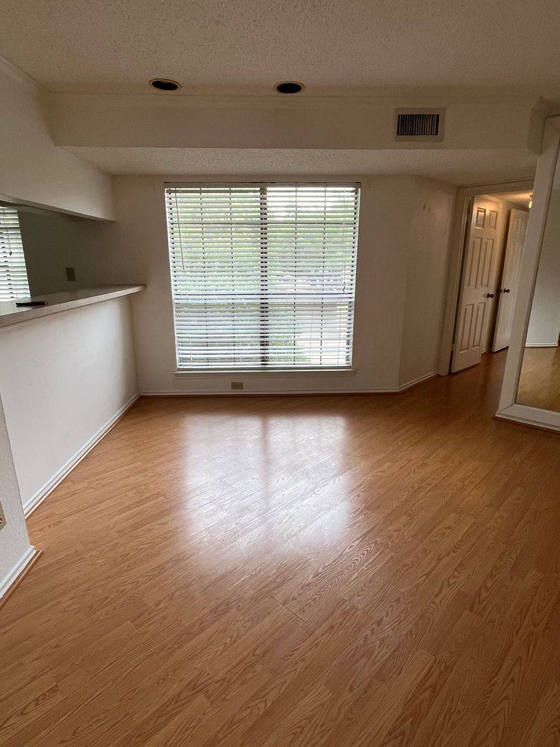 Apartment for rent at 16301 Ledgemont Lane, Addison, TX 75001