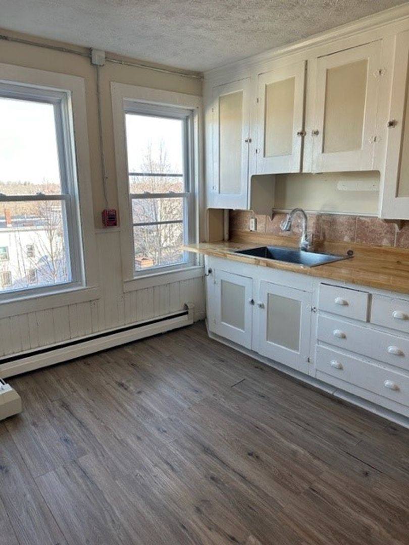Apartment for rent at 39 Hill St, Biddeford, ME 04005