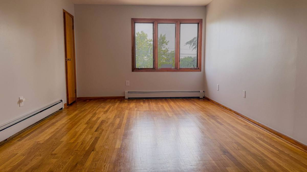Townhouse for rent at 709 Garden St, Elizabeth, NJ 07202