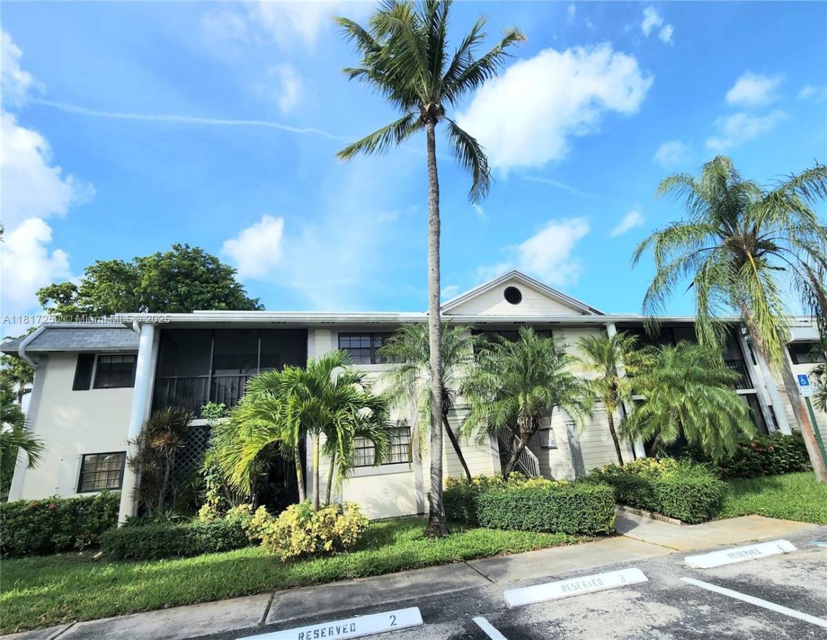 Condo for rent at 935 NE 199th St #20416, Miami, FL 33179