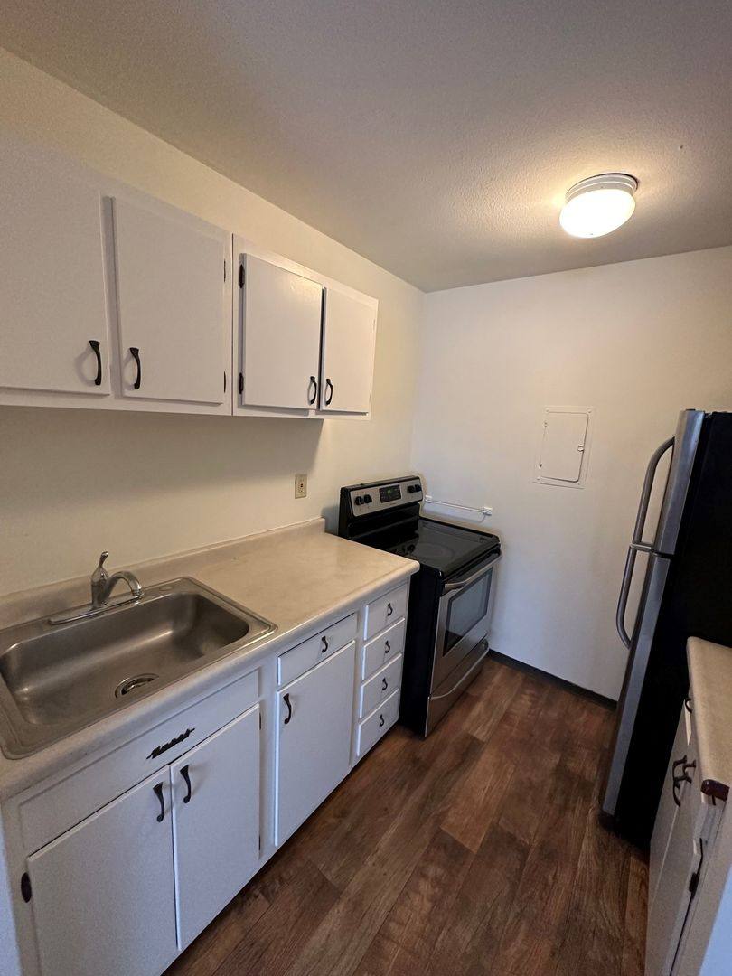 Apartment for rent at 3305 Hennepin Ave S, Minneapolis, MN 55408