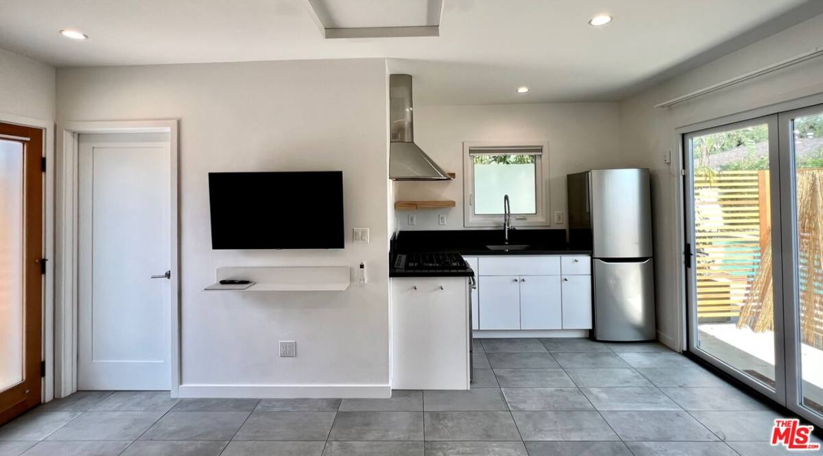 Apartment for rent at 4448 Elmer Ave, North Hollywood, CA 91602