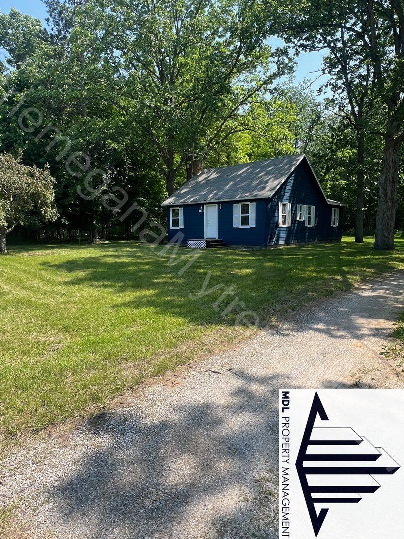House for rent at 1811 S Five Mile Rd, Midland, MI 48640