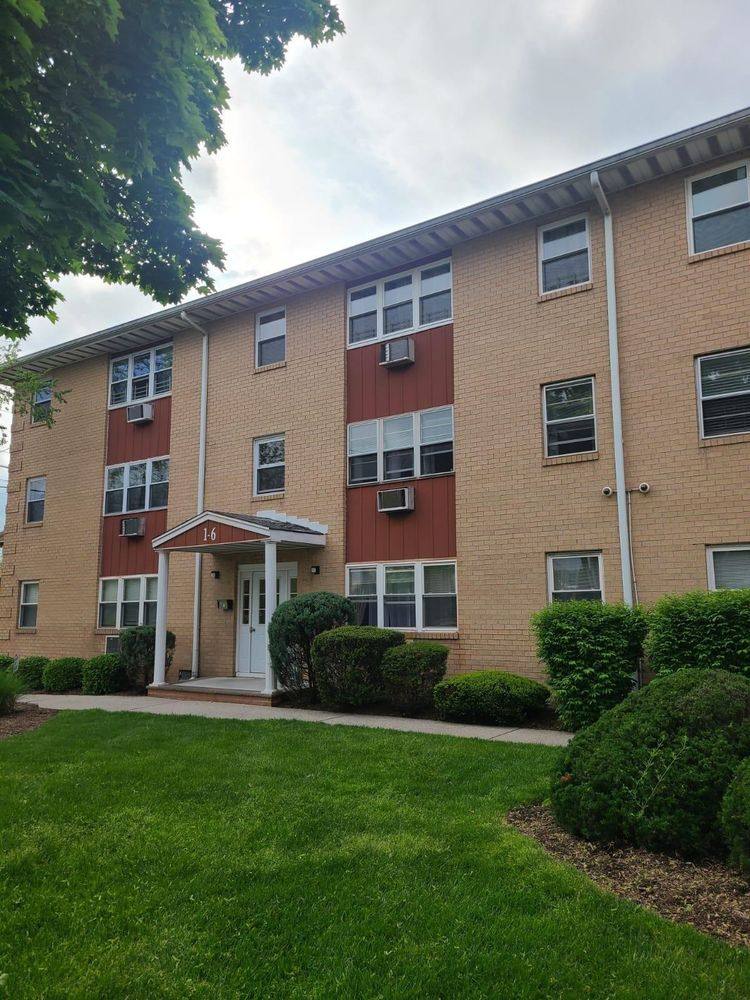 Condo for rent at 2 Radio Ave #B2-B2, Carlstadt, NJ 07072