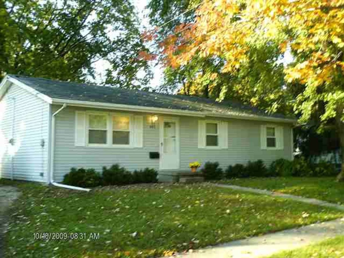 House for rent at 903 Kern St, Normal, IL 61761