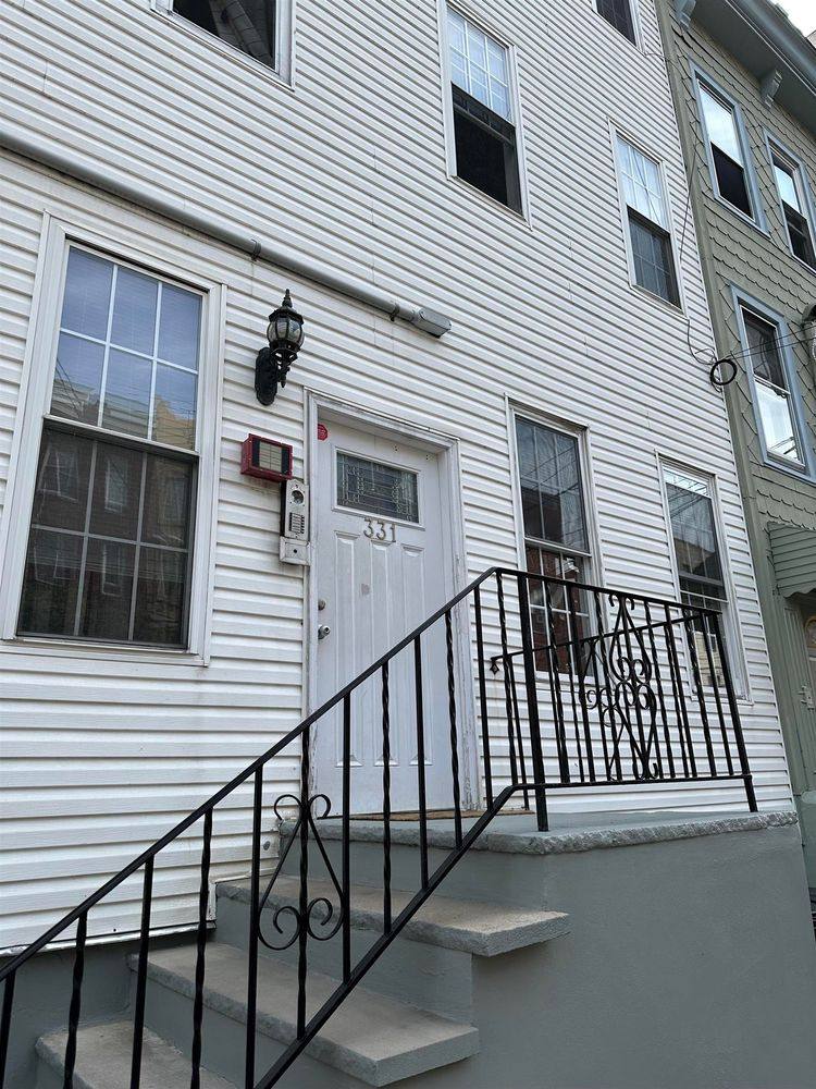Apartment for rent at 331 Monroe St #1R-1R, Bayonne, NJ 07002