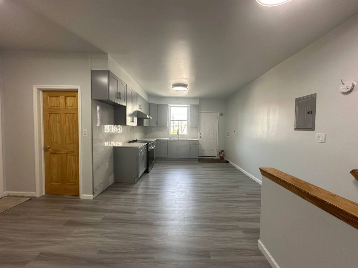 Apartment for rent at 599 Ocean Ave #2-2, Bayonne, NJ 07002