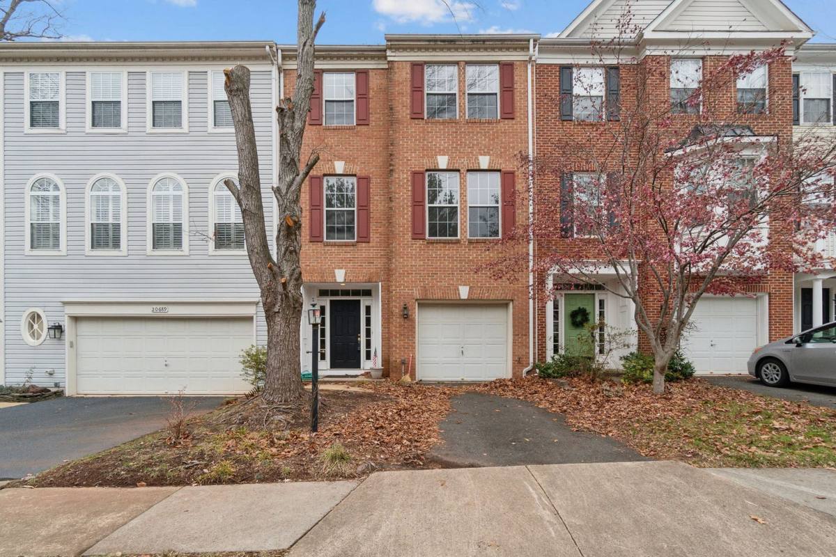 Townhouse for rent at 20687 Waterfall Branch Terrace, Sterling, VA 20165