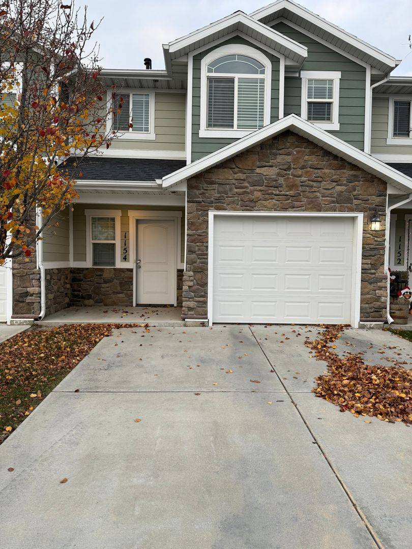 Townhouse for rent at 1154 W Excalibur Way, Ogden, UT 84401