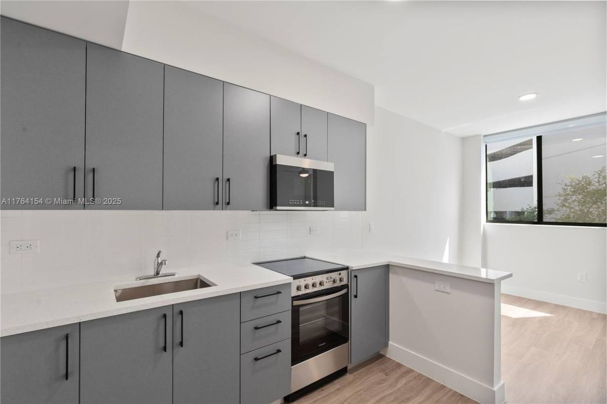 Apartment for rent at 1559 NW 15th St Rd #308, Miami, FL 33125