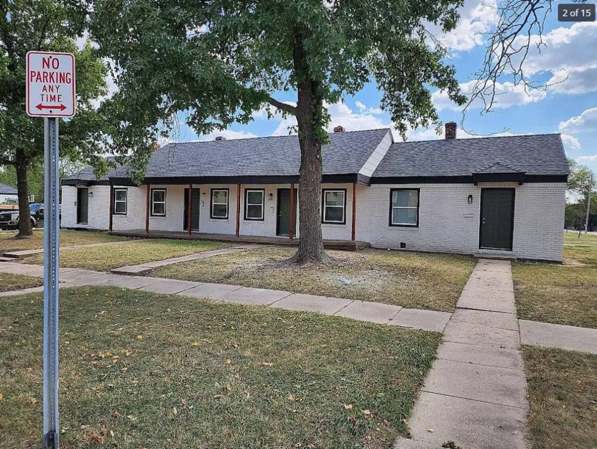 Apartment for rent at 953 N Glendale, Wichita, KS 67208