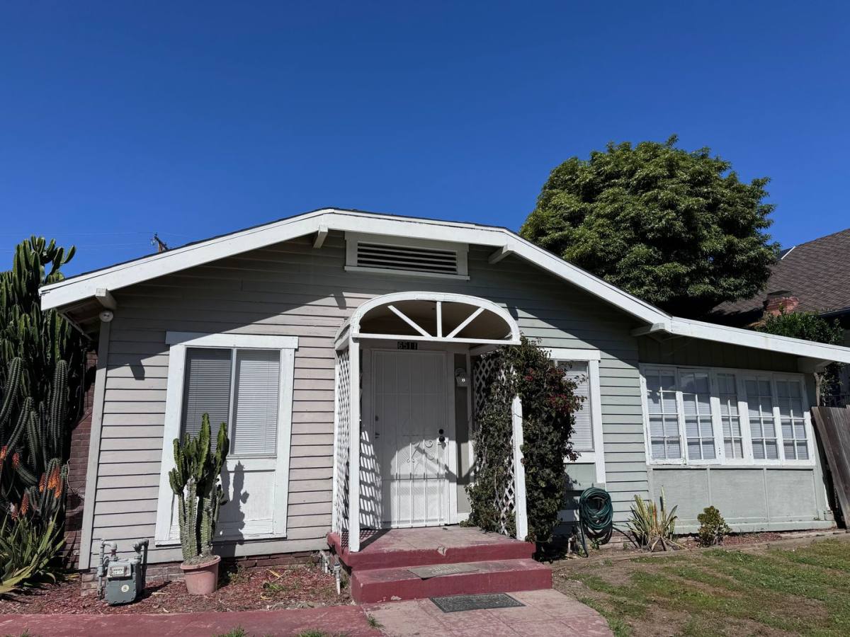Apartment for rent at 6511 Painter Ave, Whittier, CA 90601