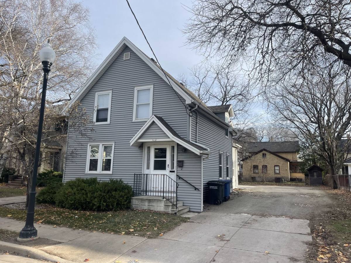 Apartment for rent at 612 Jackson, Oshkosh, WI 54901