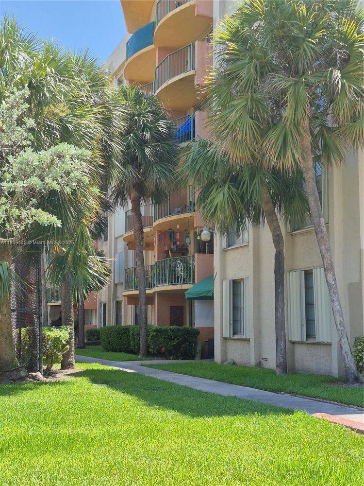 Apartment for rent at 9320 Fontainebleau Blvd #201, Miami, FL 33172