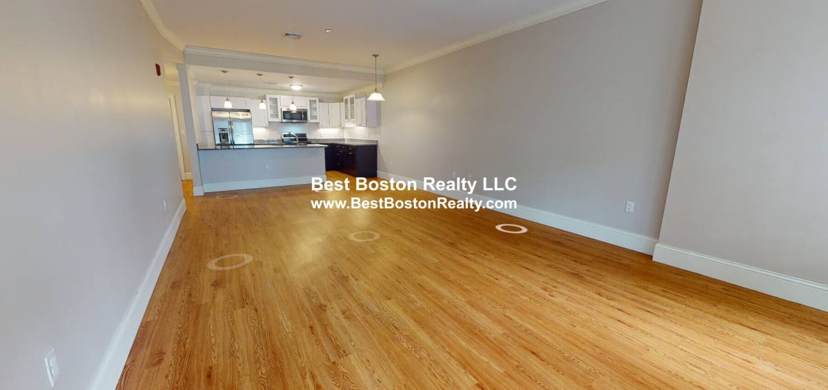Apartment for rent at 286 Main St, Woburn, MA 01801