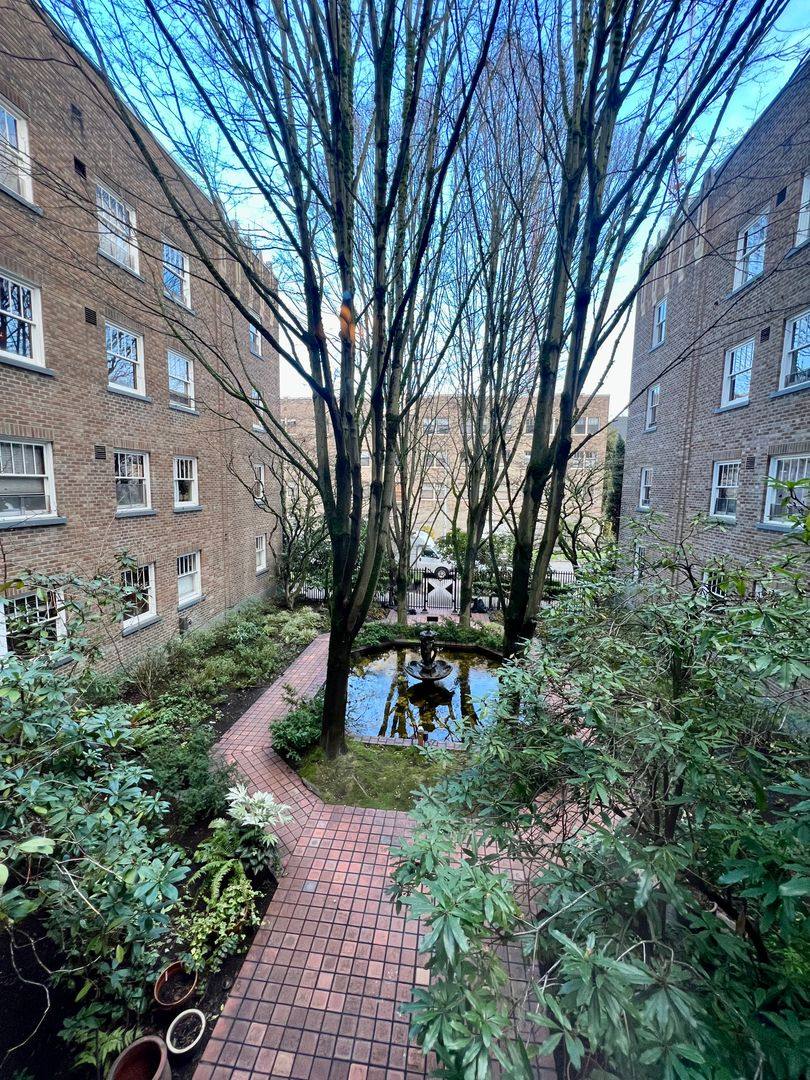 Condo for rent at 1631 16th Ave, Seattle, WA 98122