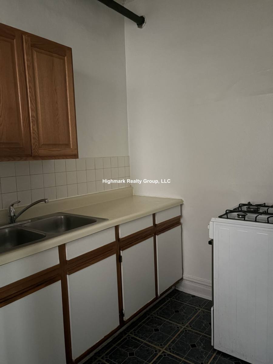 Apartment for rent at 1421 W Farwell, Chicago, IL 60626