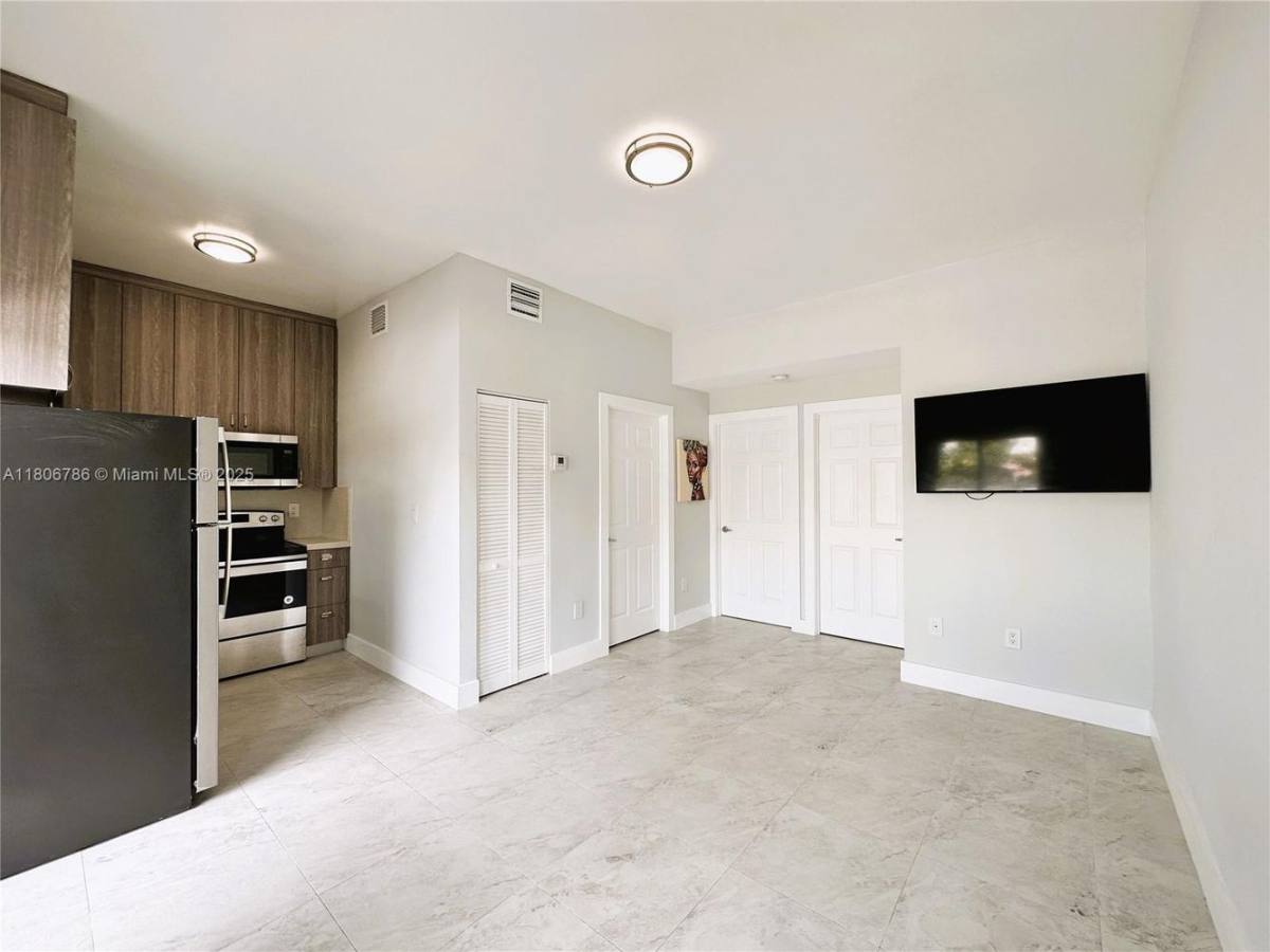 Apartment for rent at 842 SW 14th Ave #5-5, Miami, FL 33135