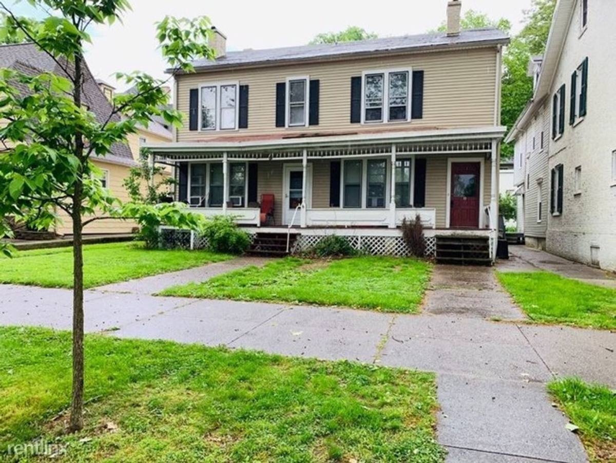 Apartment for rent at 330 4th, Marietta, OH 45750