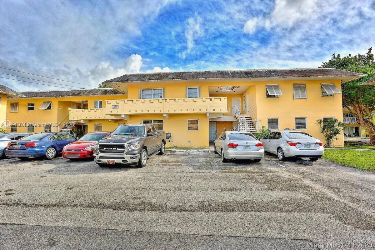 Apartment for rent at 7368 SW 82nd St #E116, Miami, FL 33143