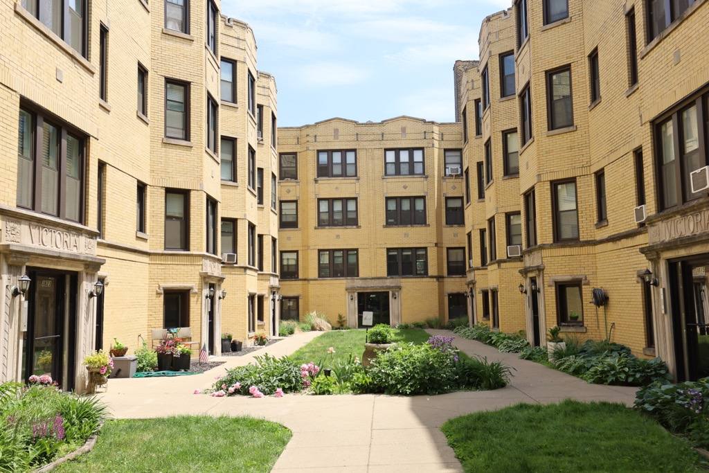 Apartment for rent at 3819 Greenview #EA10, Chicago, IL 60613