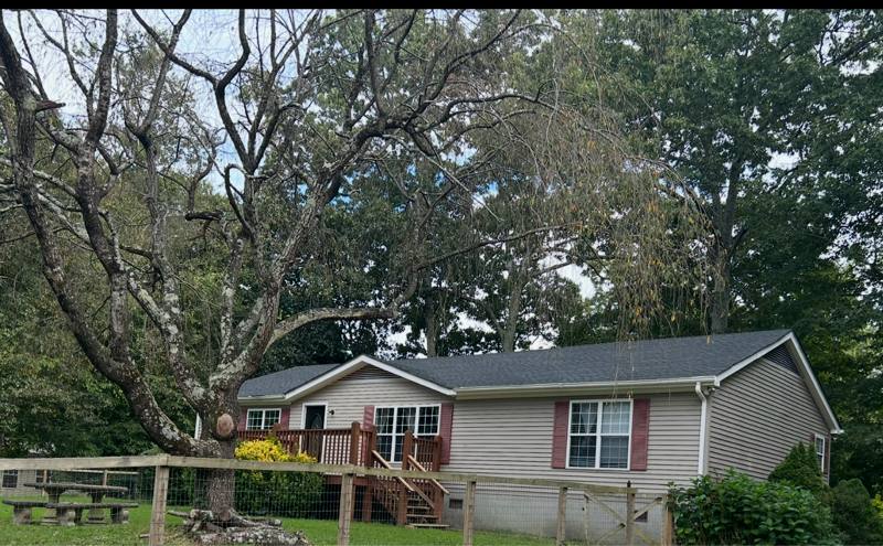 House for rent at 17 Providence Dr, Flat Rock, NC 28731