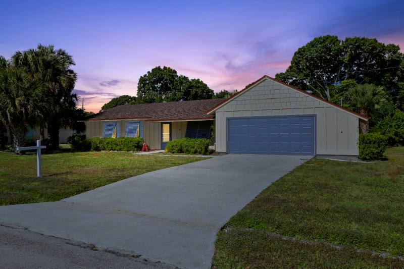 House for rent at 565 11th Ave, Vero Beach, FL 32962