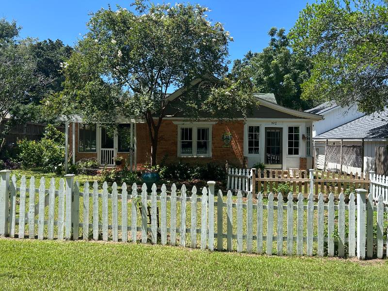 House for rent at 102 Gaston Ave, Fairhope, AL 36532