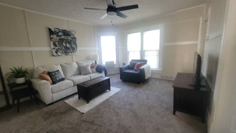Apartment for rent at 4829 Calvert St #1, Lincoln, NE 68506