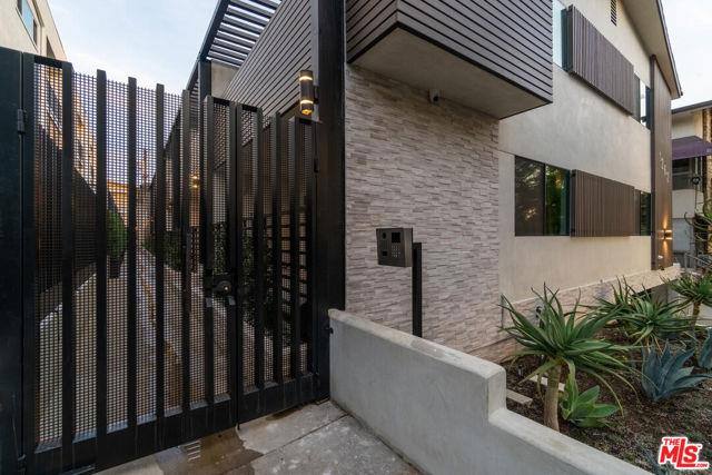 House for rent at 1262 N Sweetzer Ave #105, West Hollywood, CA 90069