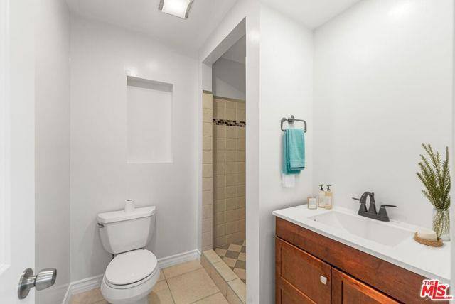 House for rent at 6932 Mammoth Ave, Van Nuys, CA 91405