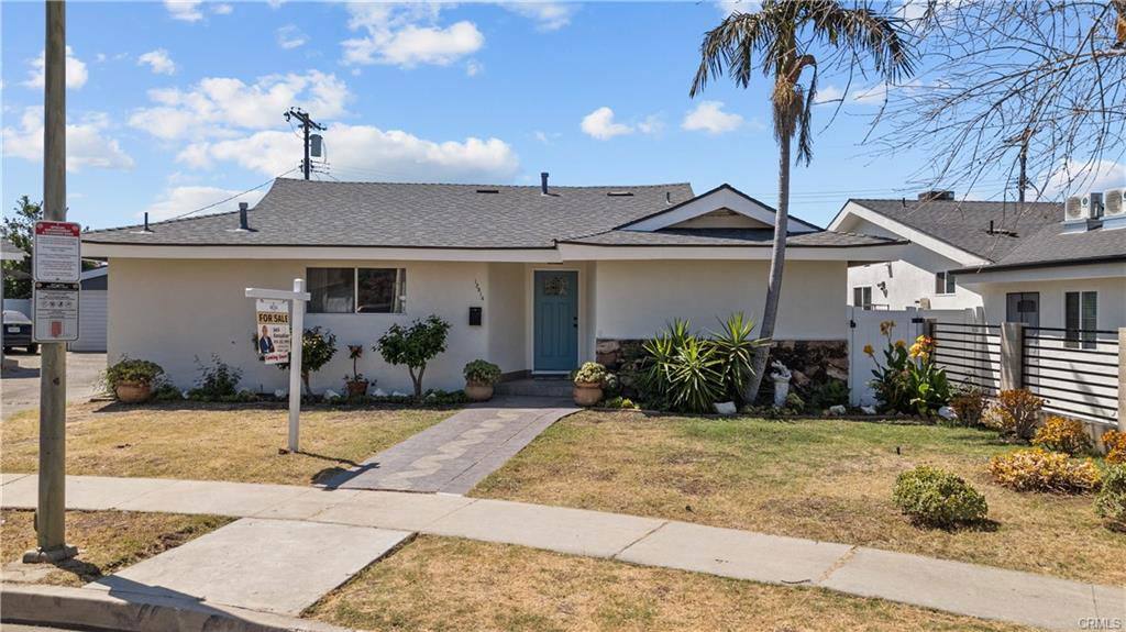 House for rent at 12814 Arminta St, North Hollywood, CA 91605