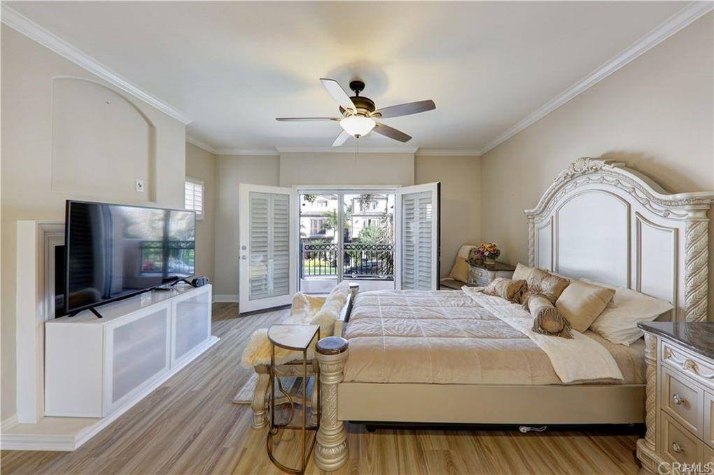 House for rent at 421 11th St, Huntington Beach, CA 92648