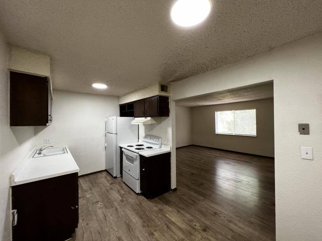 Apartment for rent at 1451 Pineville Rd, B4-7, Neosho, MO 64850