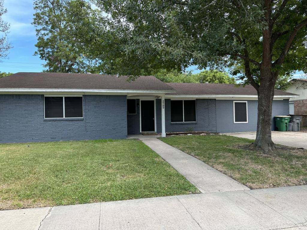 House for rent at 2705 Lenora Dr, Victoria, TX 77901