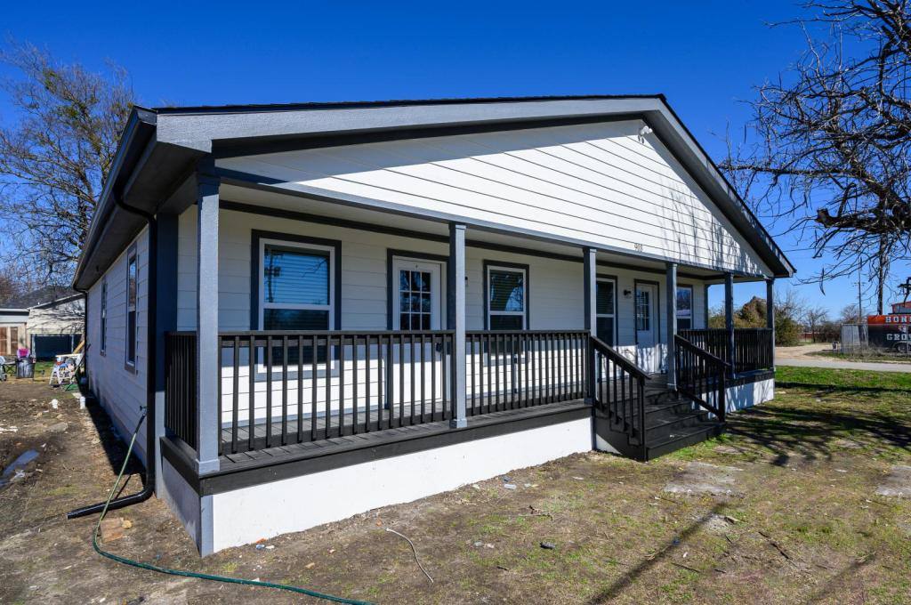 House for rent at 903 Poplar St, Honey Grove, TX 75446