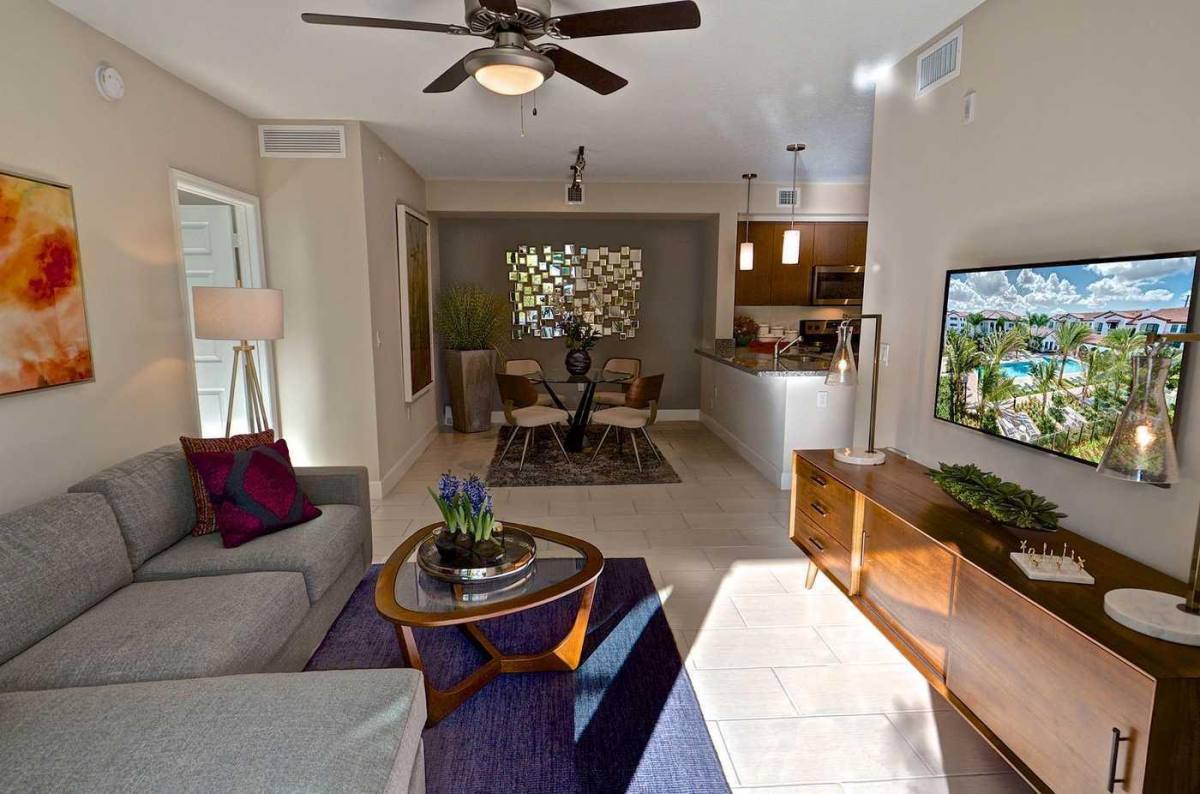 Apartment for rent at 12121 SW 43rd St, Hollywood, FL 33027