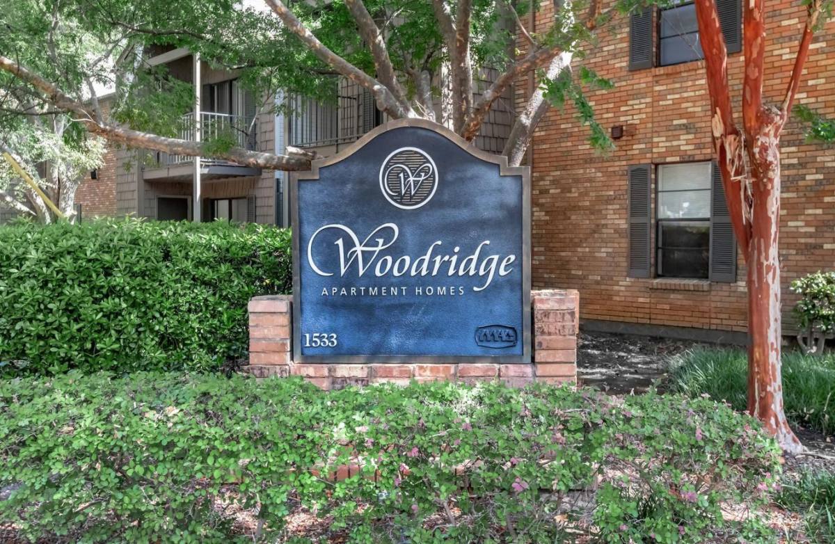 Apartment for rent at Woodridge Apartment Homes, 1533 Raymond Rd, Jackson, MS 39204