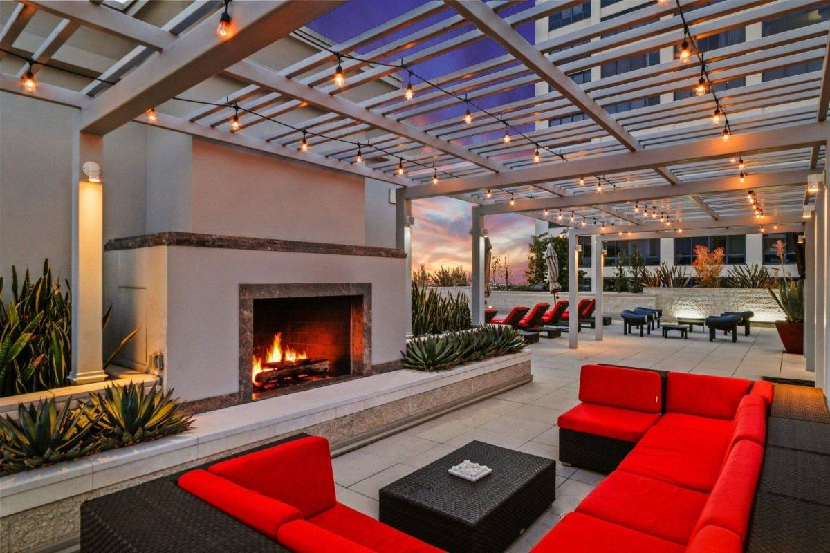 Apartment for rent at Victoria, 10700 Wilshire Blvd, Los Angeles, CA 90024