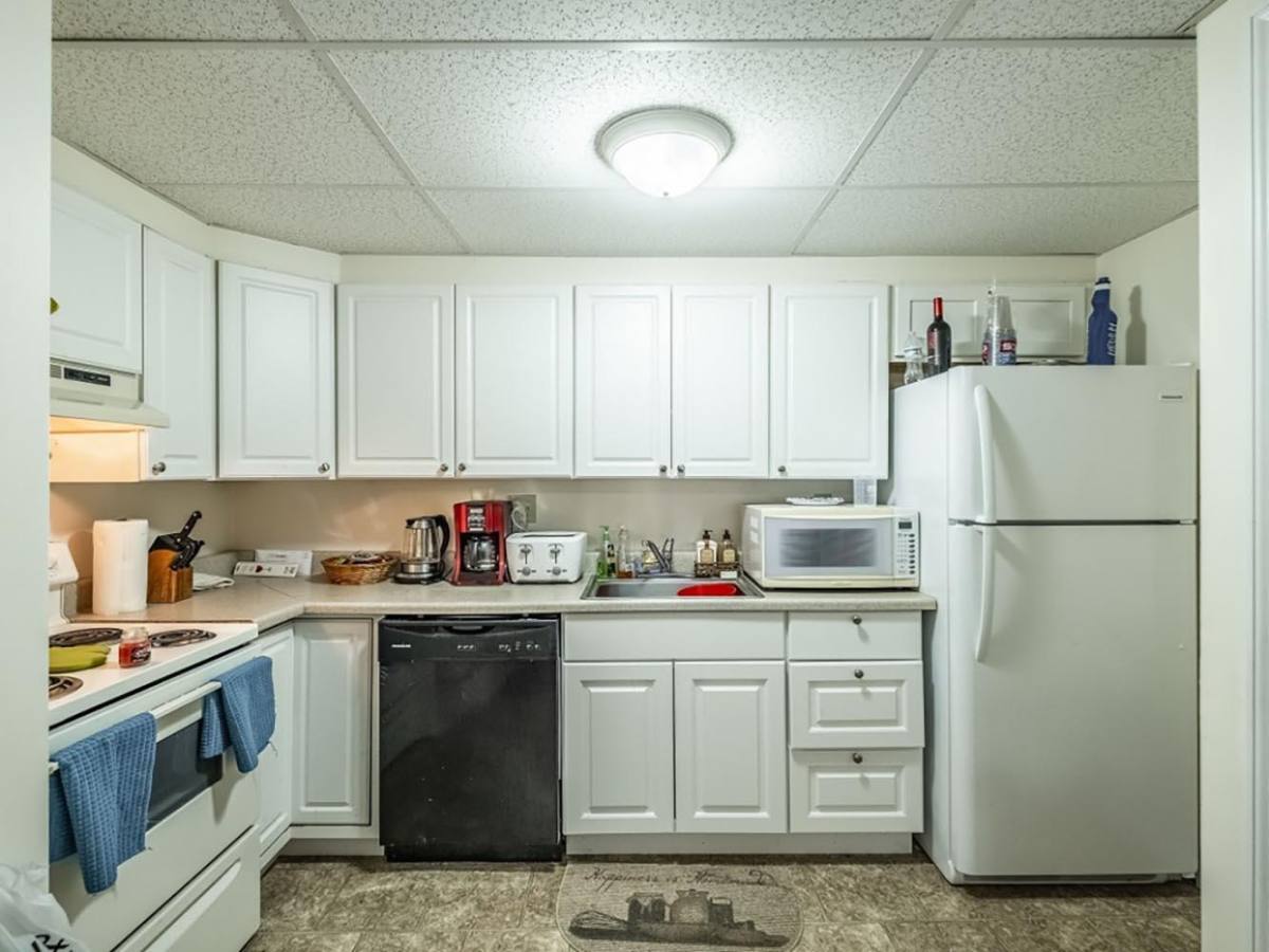 Apartment for rent at 818 Ohio St, Bangor, ME 04401