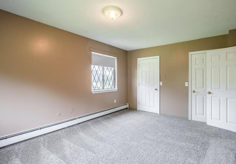 Apartment for rent at 21 Crestwood Dr, Waterville, ME 04901