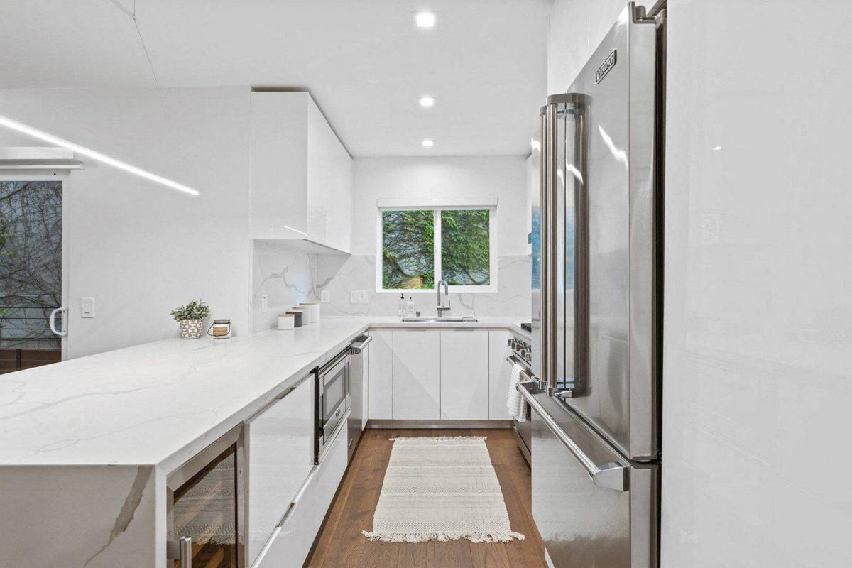Apartment for rent at 1425 North Crescent Heights Boulevard, 1425 N Crescent Heights, Los Angeles, CA 90046