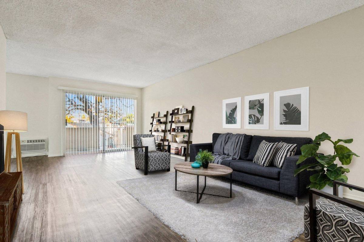 Apartment for rent at South Wooster, 835 S Wooster St, Los Angeles, CA 90035