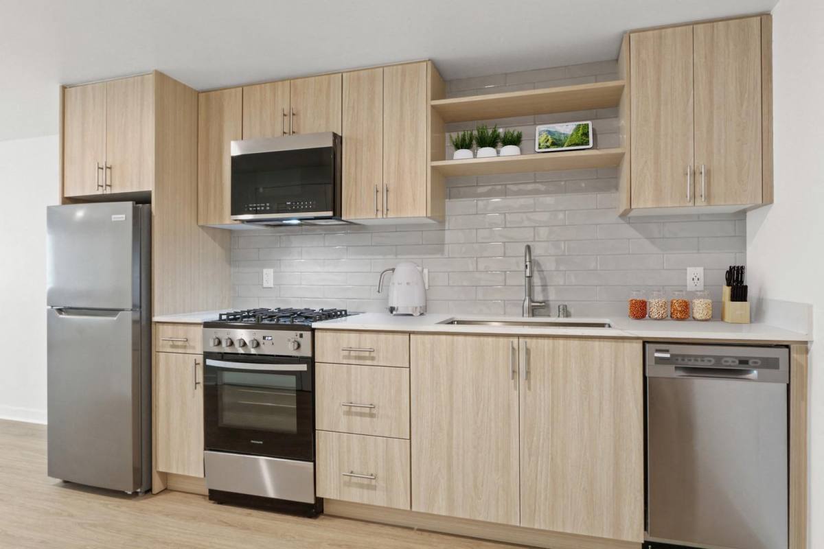 Apartment for rent at La Cienega Luxury, 1121 N La Cienega Blvd, West Hollywood, CA 90069