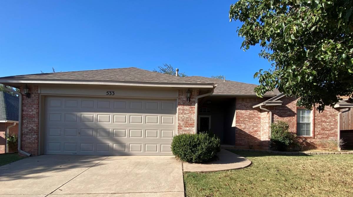 House for rent at The Valley, 533 NW 174th St, Edmond, OK 73012