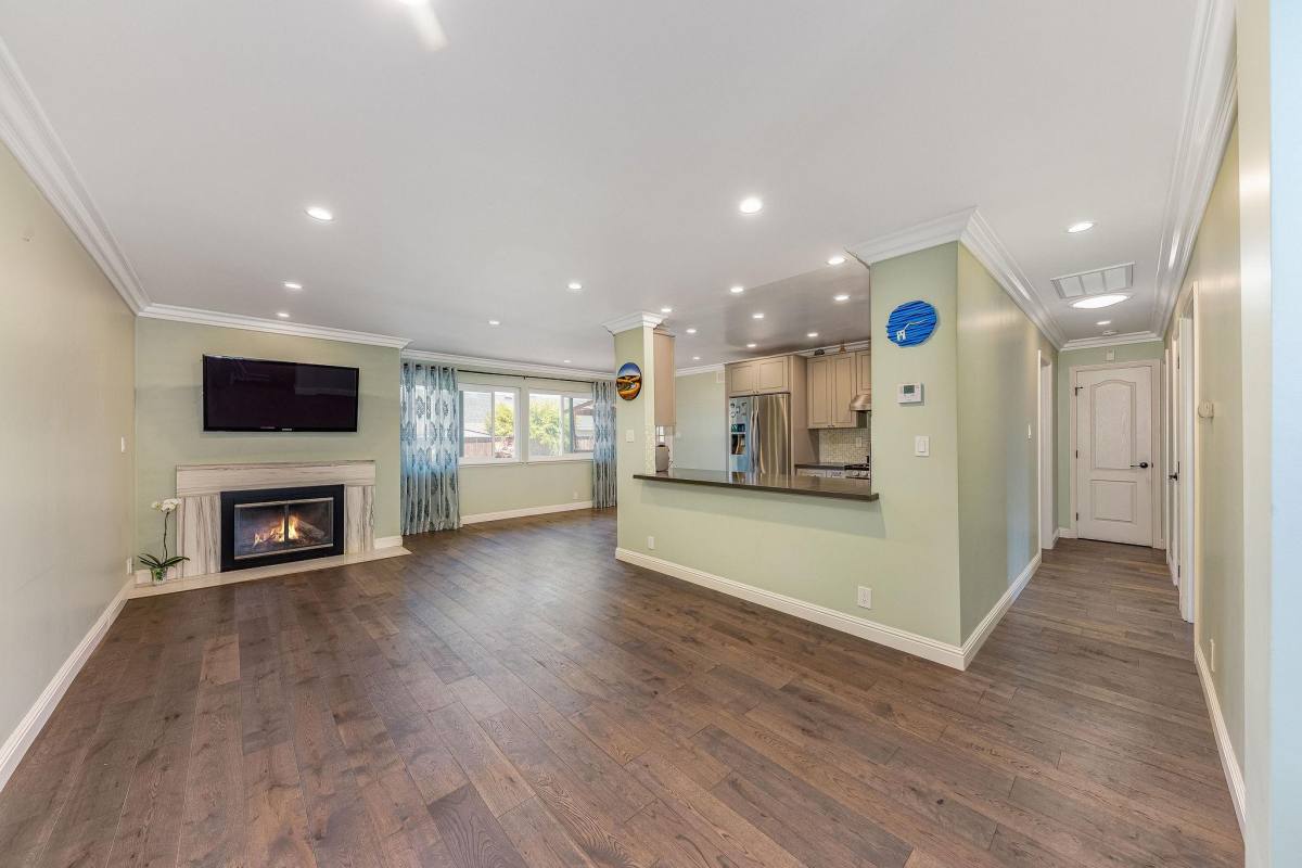 Townhouse for rent at 685 Comet Dr #1, San Mateo, CA 94404
