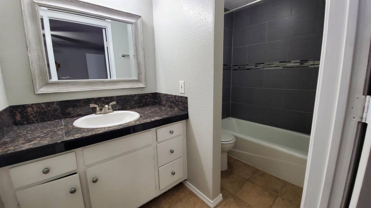 Apartment for rent at 410 E 6th St, Odessa, TX 79761
