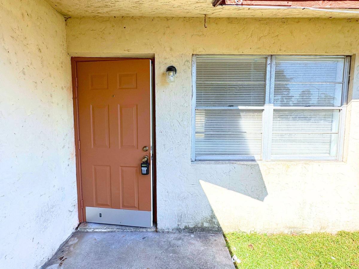 Apartment for rent at 3049 Perry Ave, Lake Worth, FL 33463